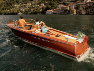 Noleggio barche Riva con pilota lago di como